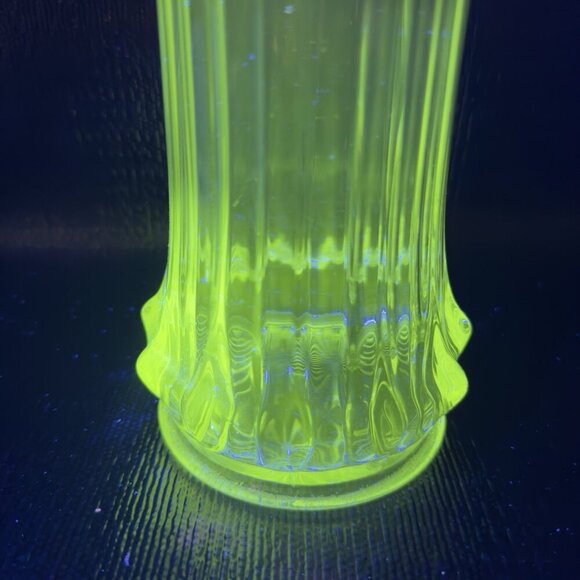 Vintage Clear Swung Stretch Glass Vase Vessel Tall Manganese 365nm Green UV Glow - Picture 4 of 16